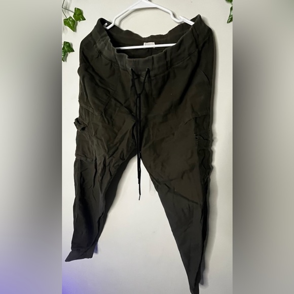 Olive cargos - Picture 1 of 1